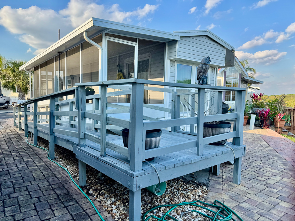 待售: $124,000 (1 贝兹, 1 浴室, 409 平方英尺)