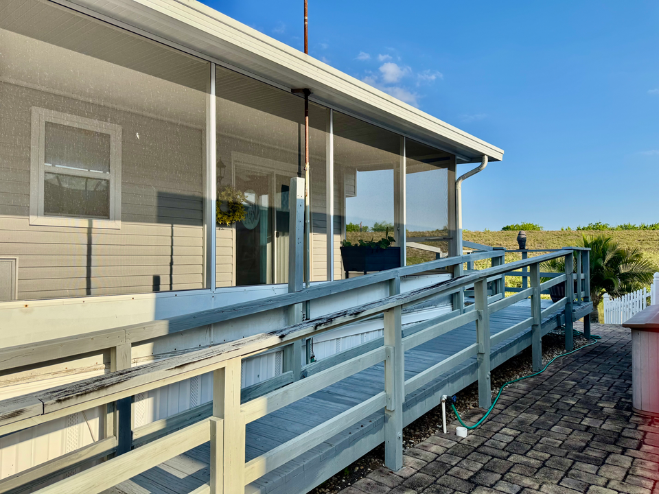 待售: $124,000 (1 贝兹, 1 浴室, 409 平方英尺)