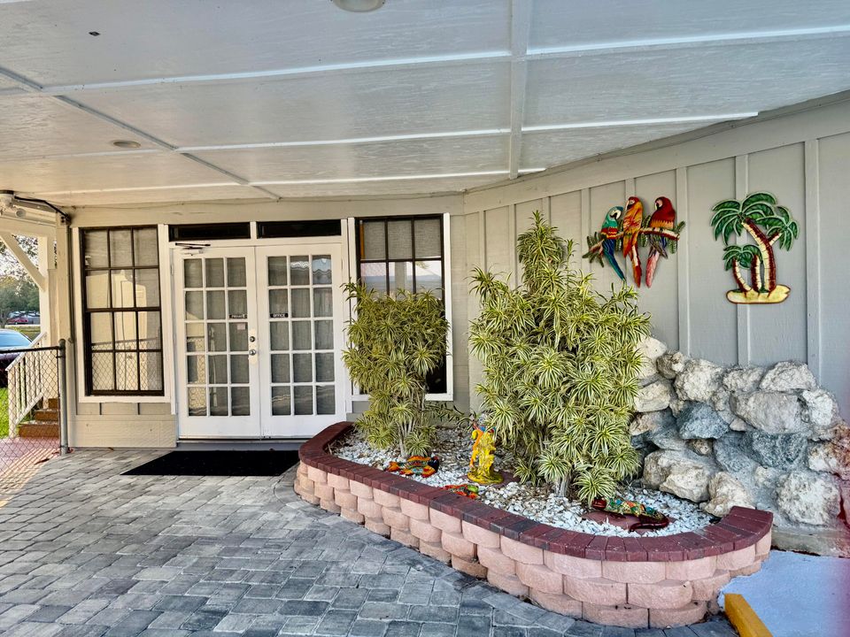 待售: $124,000 (1 贝兹, 1 浴室, 409 平方英尺)