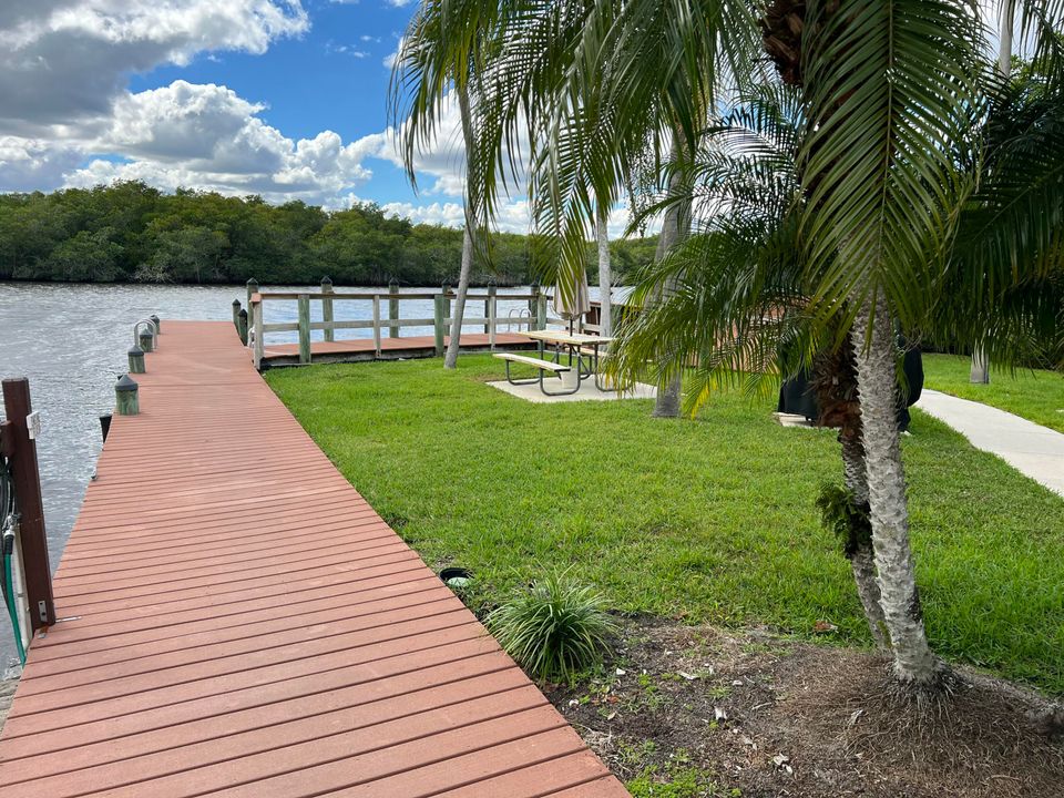 Active With Contract: $150,000 (1 beds, 1 baths, 820 Square Feet)