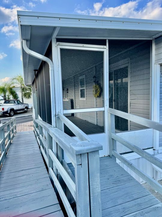 待售: $124,000 (1 贝兹, 1 浴室, 409 平方英尺)