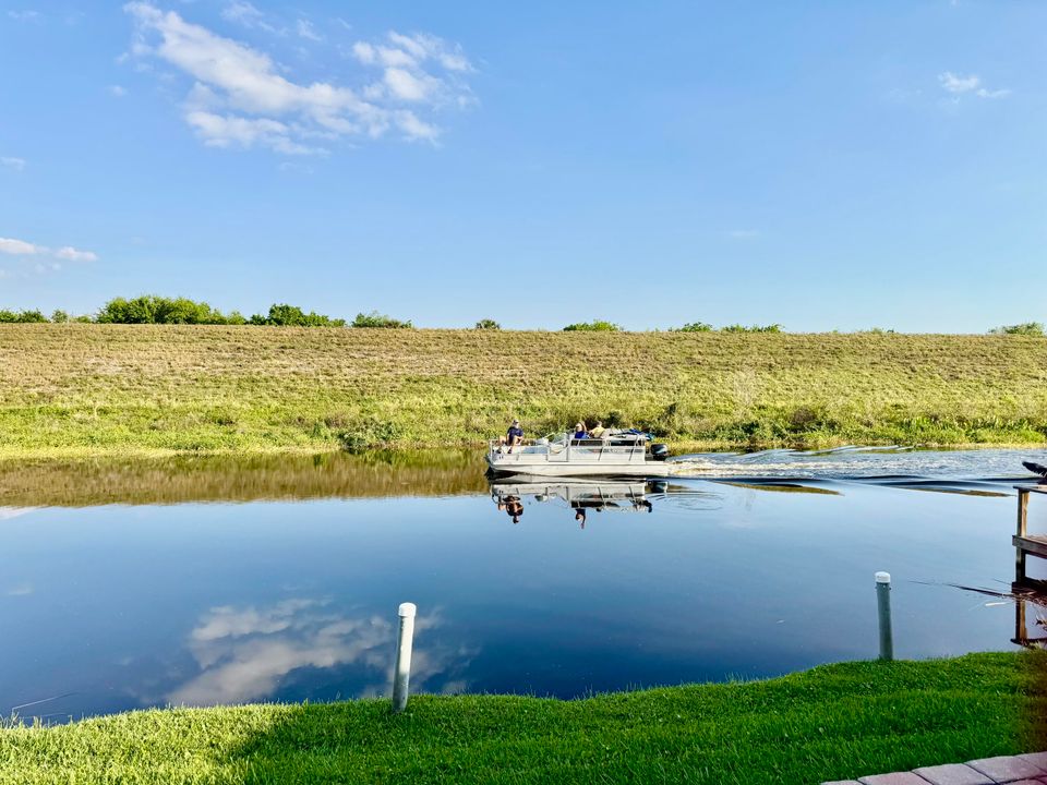 待售: $124,000 (1 贝兹, 1 浴室, 409 平方英尺)