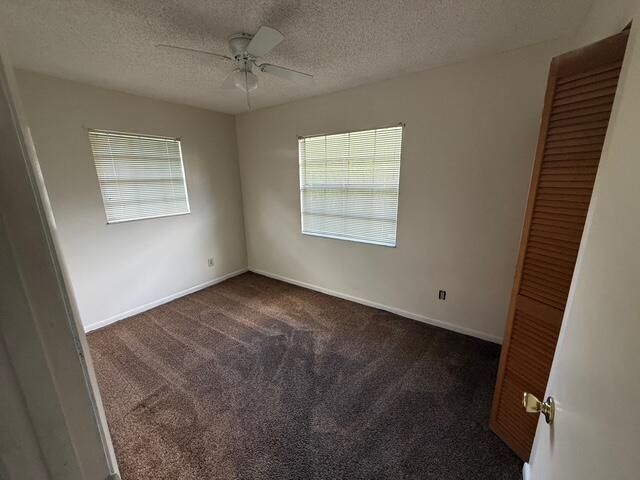 合同活跃: $225,000 (2 贝兹, 2 浴室, 900 平方英尺)