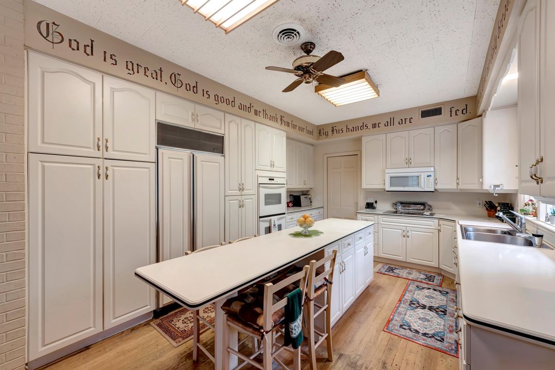 На продажу: $2,950,000 (5 спален, 4 ванн, 5273 Квадратных фут)