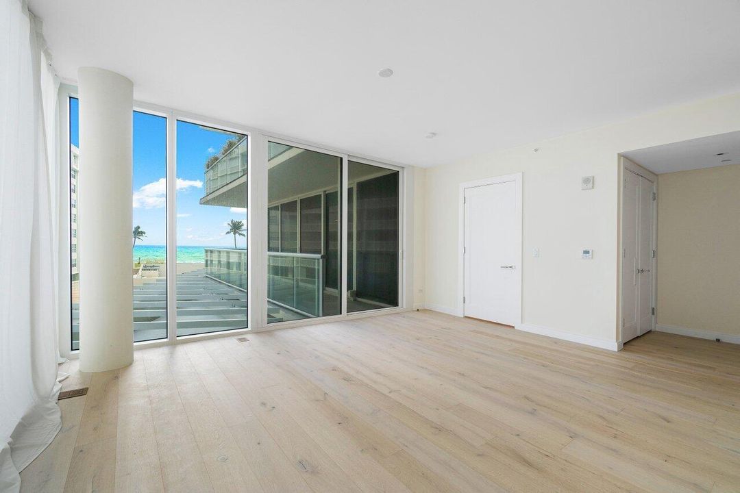 出租: $12,000 (2 贝兹, 3 浴室, 2608 平方英尺)