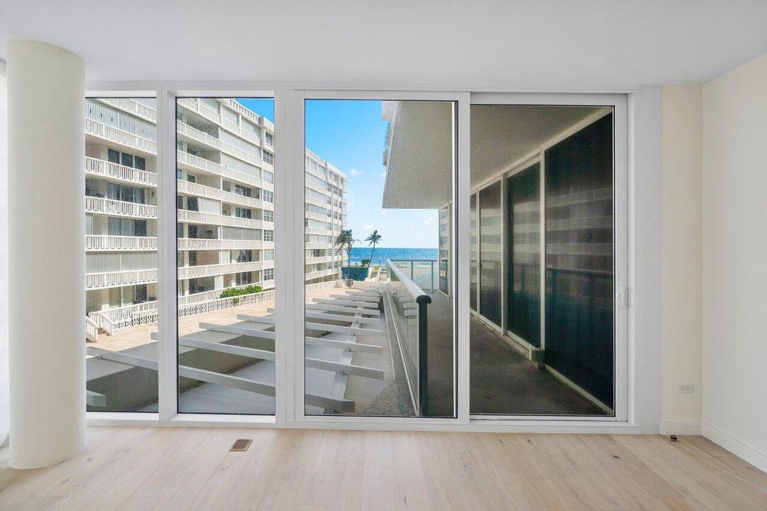 出租: $12,000 (2 贝兹, 3 浴室, 2608 平方英尺)