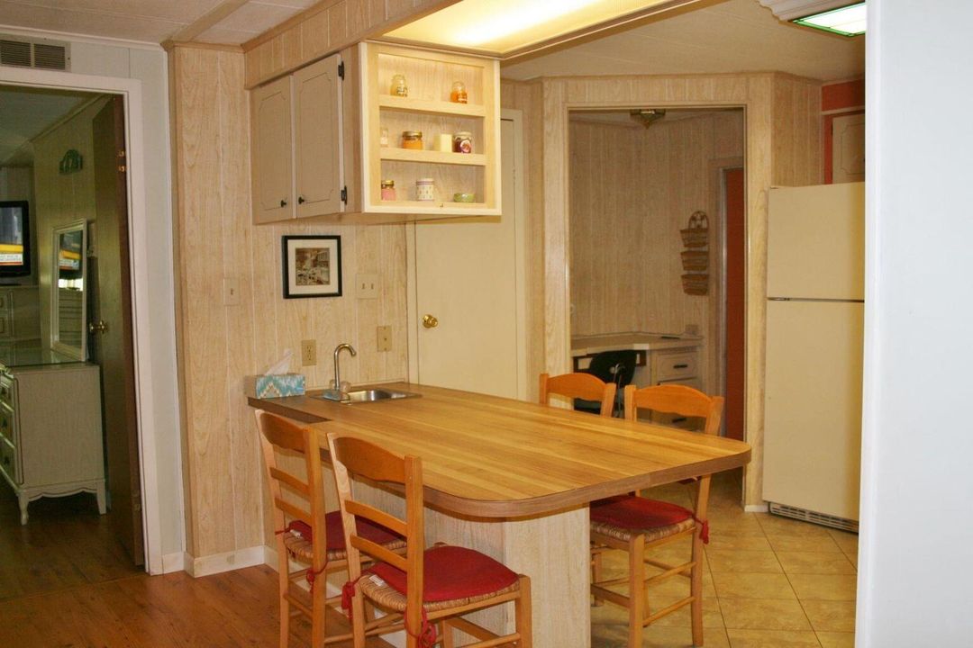 合同活跃: $224,900 (3 贝兹, 2 浴室, 1520 平方英尺)