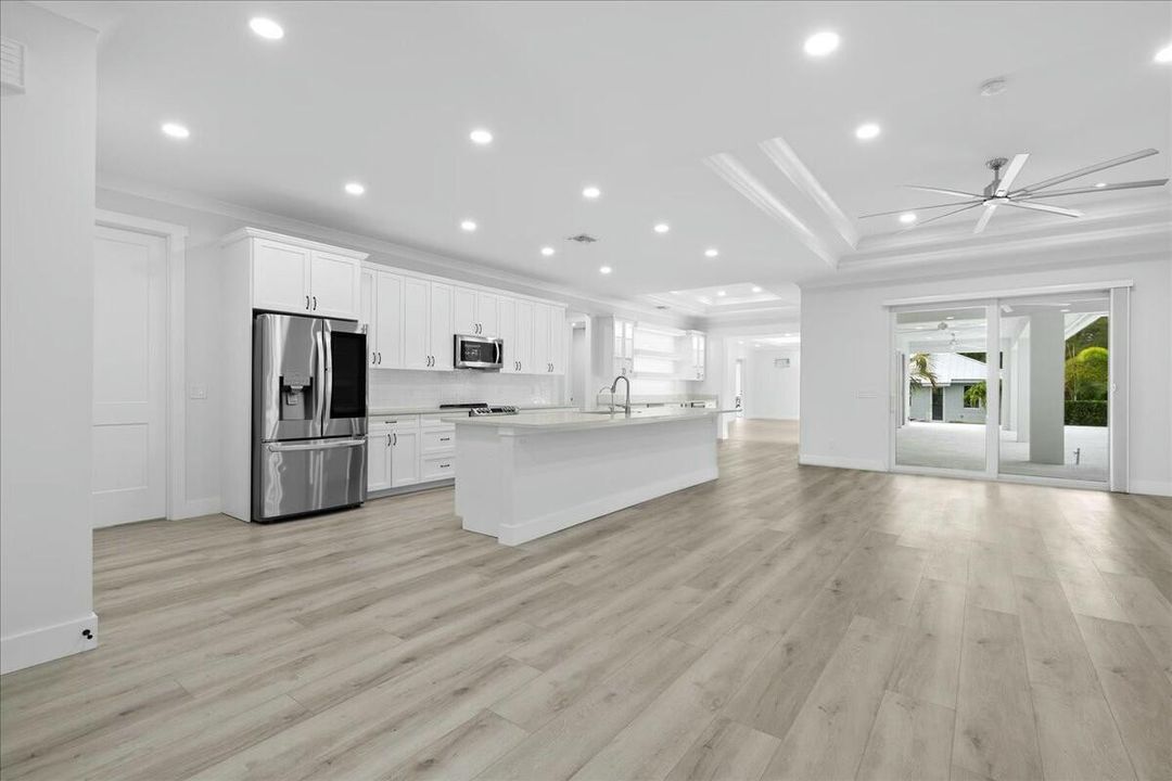 Active With Contract: $2,200,000 (3 beds, 5 baths, 3251 Square Feet)