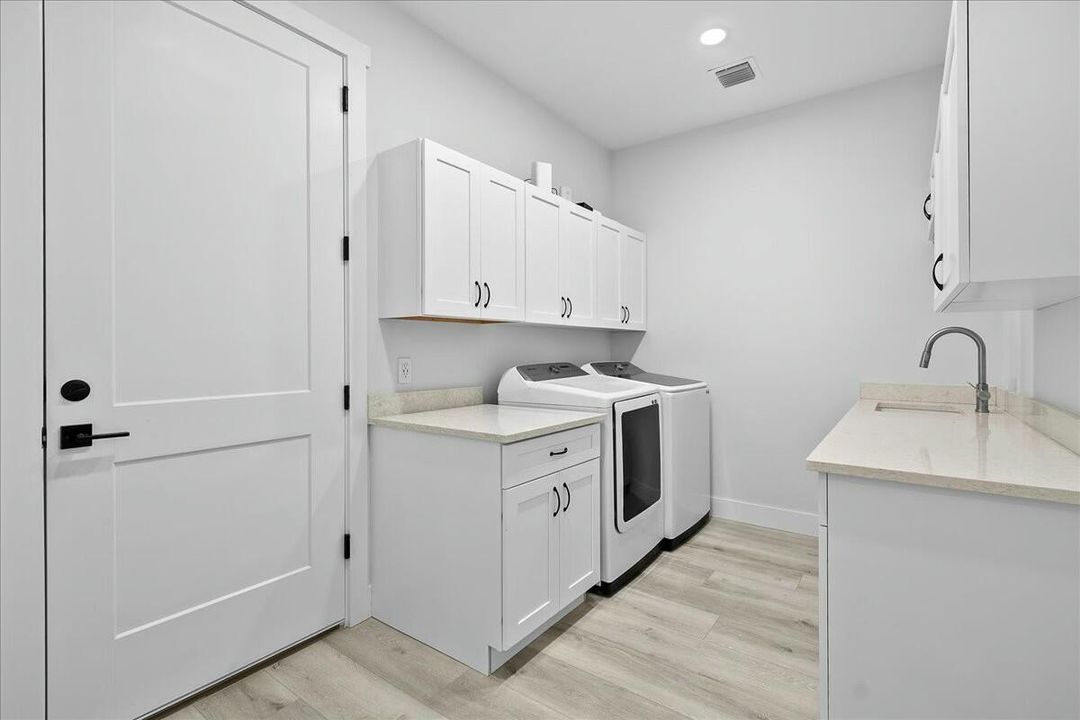 Active With Contract: $2,200,000 (3 beds, 5 baths, 3251 Square Feet)