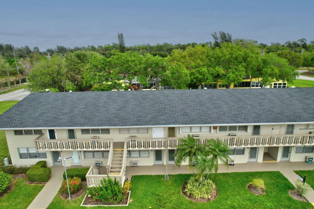 For Sale: $60,000 (1 beds, 1 baths, 570 Square Feet)