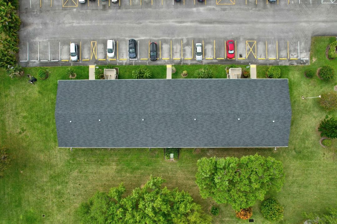 For Sale: $60,000 (1 beds, 1 baths, 570 Square Feet)