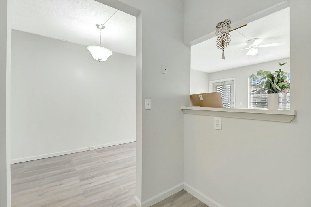 For Sale: $60,000 (1 beds, 1 baths, 570 Square Feet)