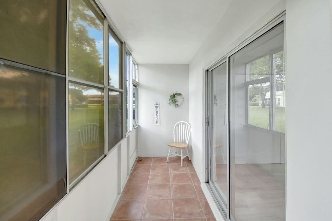 For Sale: $60,000 (1 beds, 1 baths, 570 Square Feet)