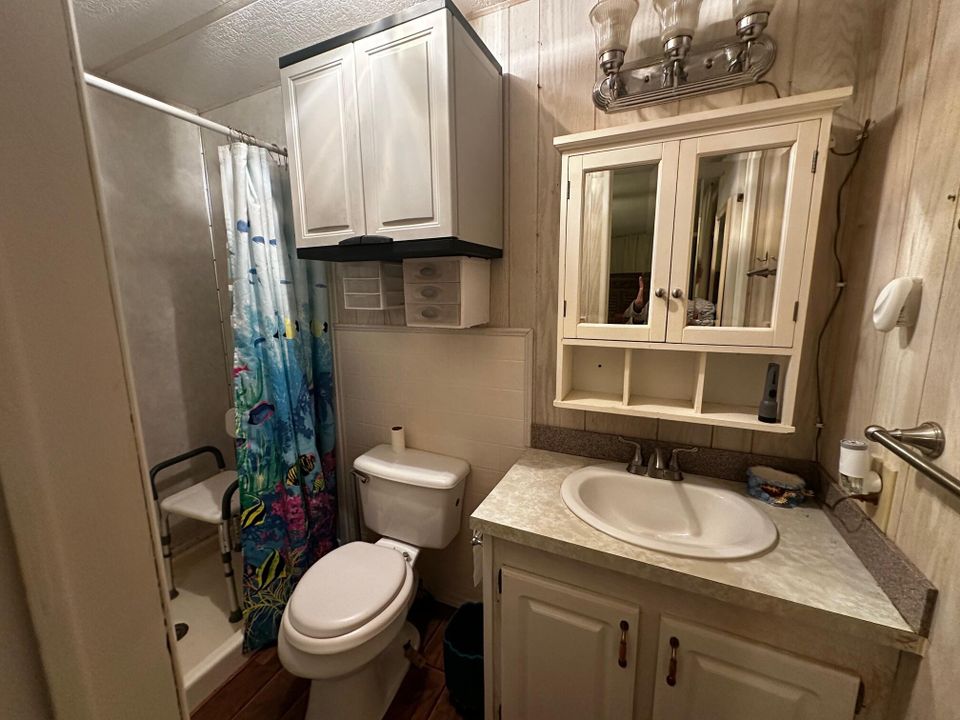 Под контрактом: $29,900 (3 спален, 2 ванн, 1200 Квадратных фут)