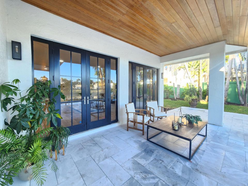 For Sale: $1,870,000 (3 beds, 3 baths, 2017 Square Feet)