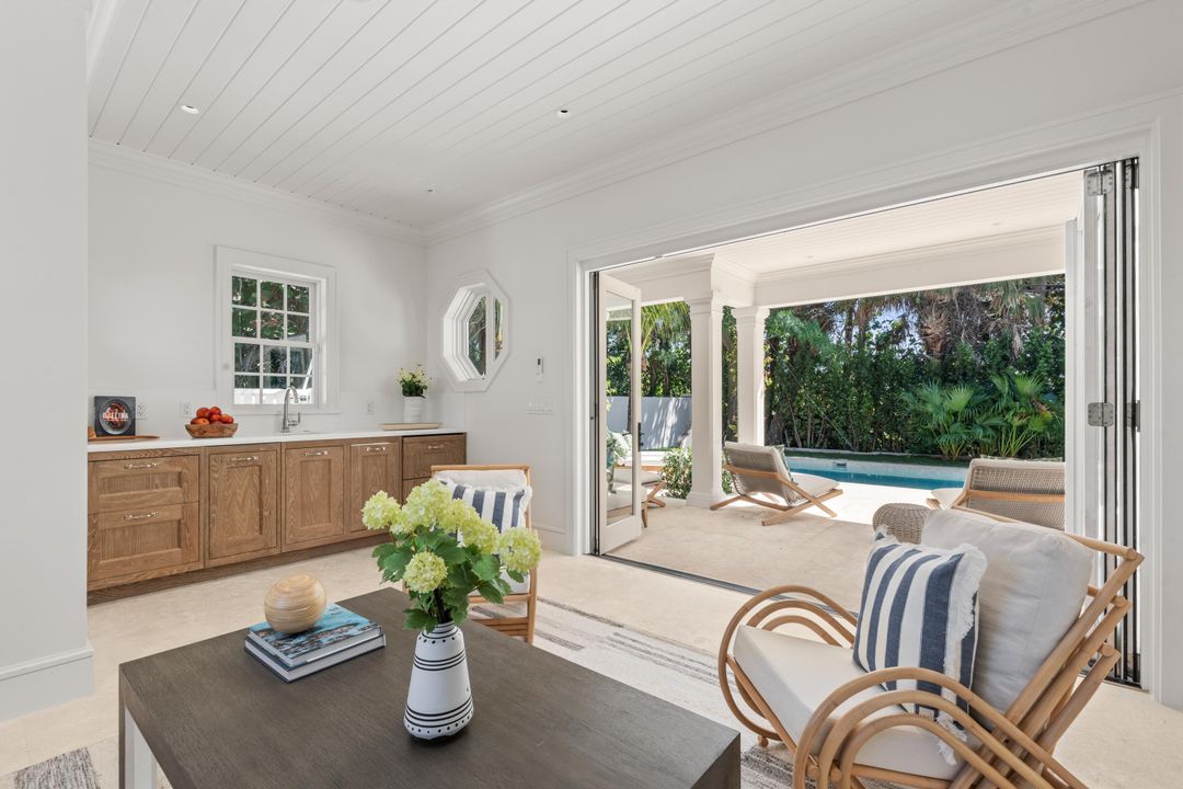 Active With Contract: $17,950,000 (4 beds, 6 baths, 5842 Square Feet)