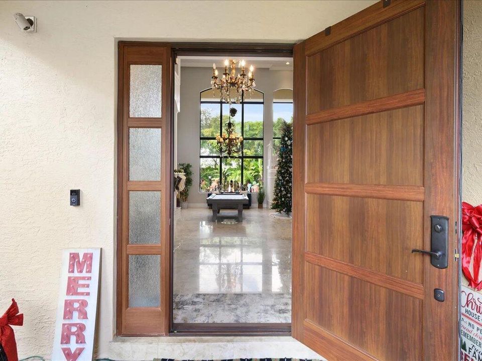 Под контрактом: $1,399,999 (5 спален, 6 ванн, 6307 Квадратных фут)