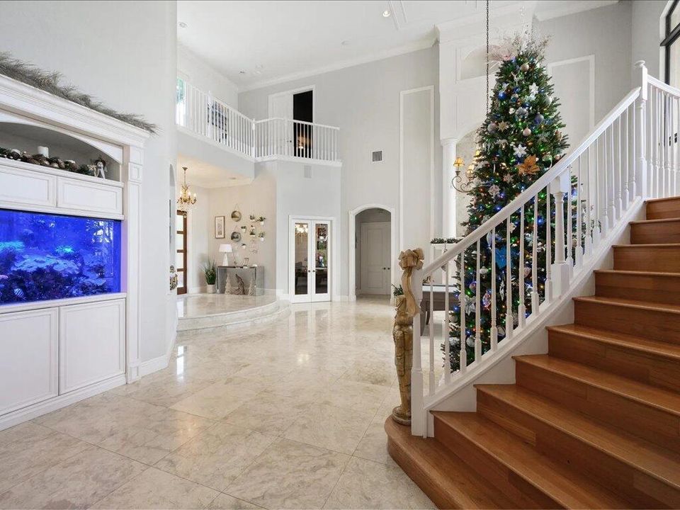 Под контрактом: $1,399,999 (5 спален, 6 ванн, 6307 Квадратных фут)