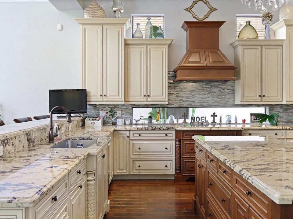 Под контрактом: $1,399,999 (5 спален, 6 ванн, 6307 Квадратных фут)