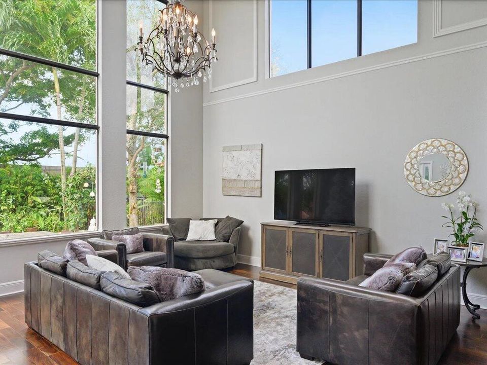 Под контрактом: $1,399,999 (5 спален, 6 ванн, 6307 Квадратных фут)