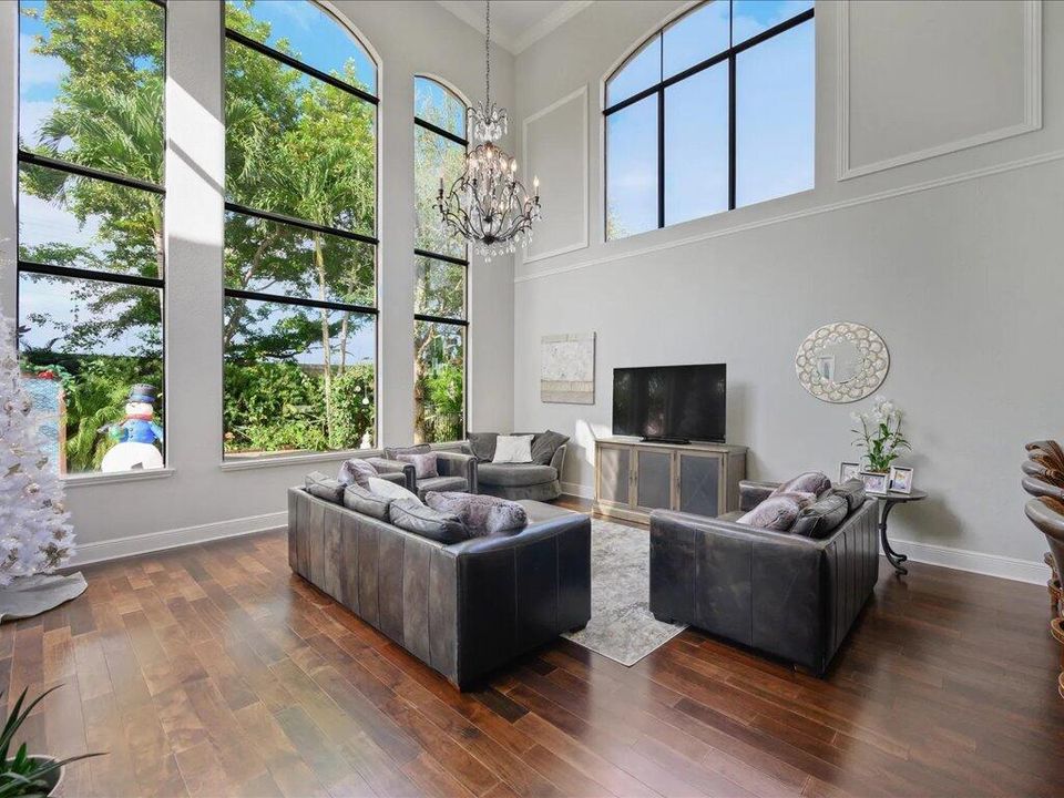 Под контрактом: $1,399,999 (5 спален, 6 ванн, 6307 Квадратных фут)