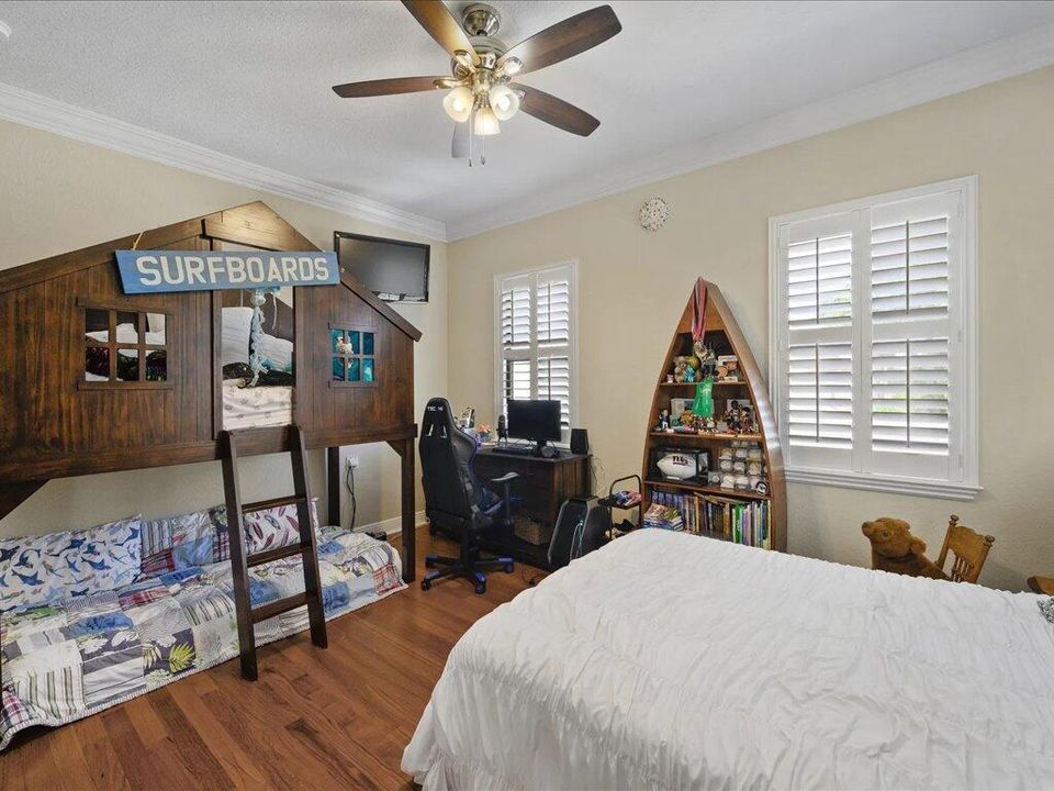 Под контрактом: $1,399,999 (5 спален, 6 ванн, 6307 Квадратных фут)