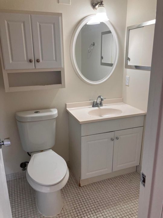 For Sale: $58,900 (1 beds, 1 baths, 646 Square Feet)