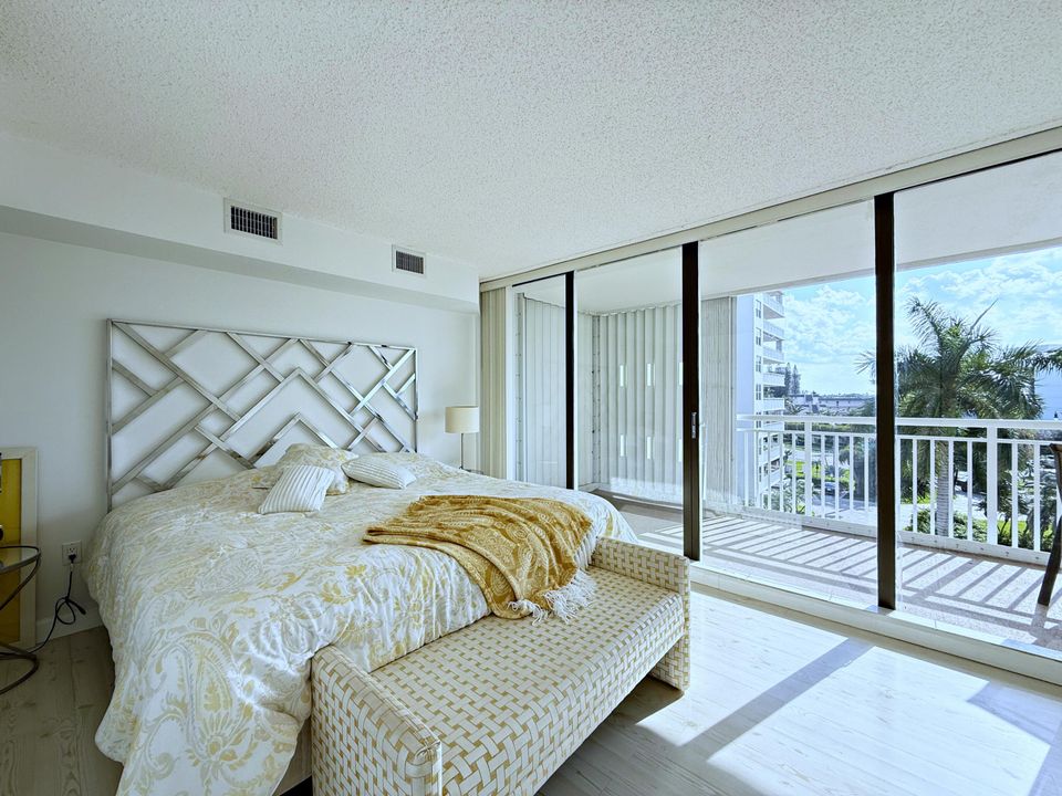 Active With Contract: $7,000 (1 beds, 2 baths, 1224 Square Feet)