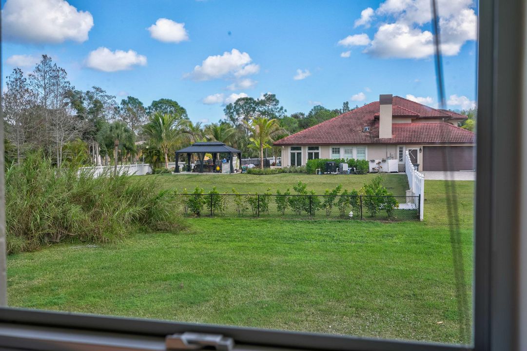 For Rent: $5,500 (4 beds, 2 baths, 2500 Square Feet)