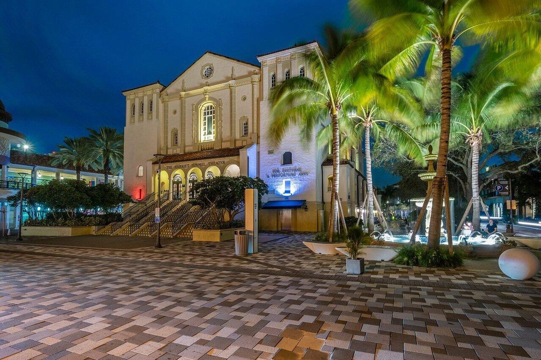 Active With Contract: $899,000 (2 beds, 2 baths, 1192 Square Feet)