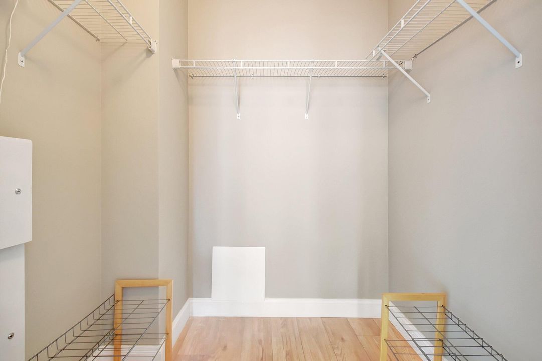 Active With Contract: $899,000 (2 beds, 2 baths, 1192 Square Feet)