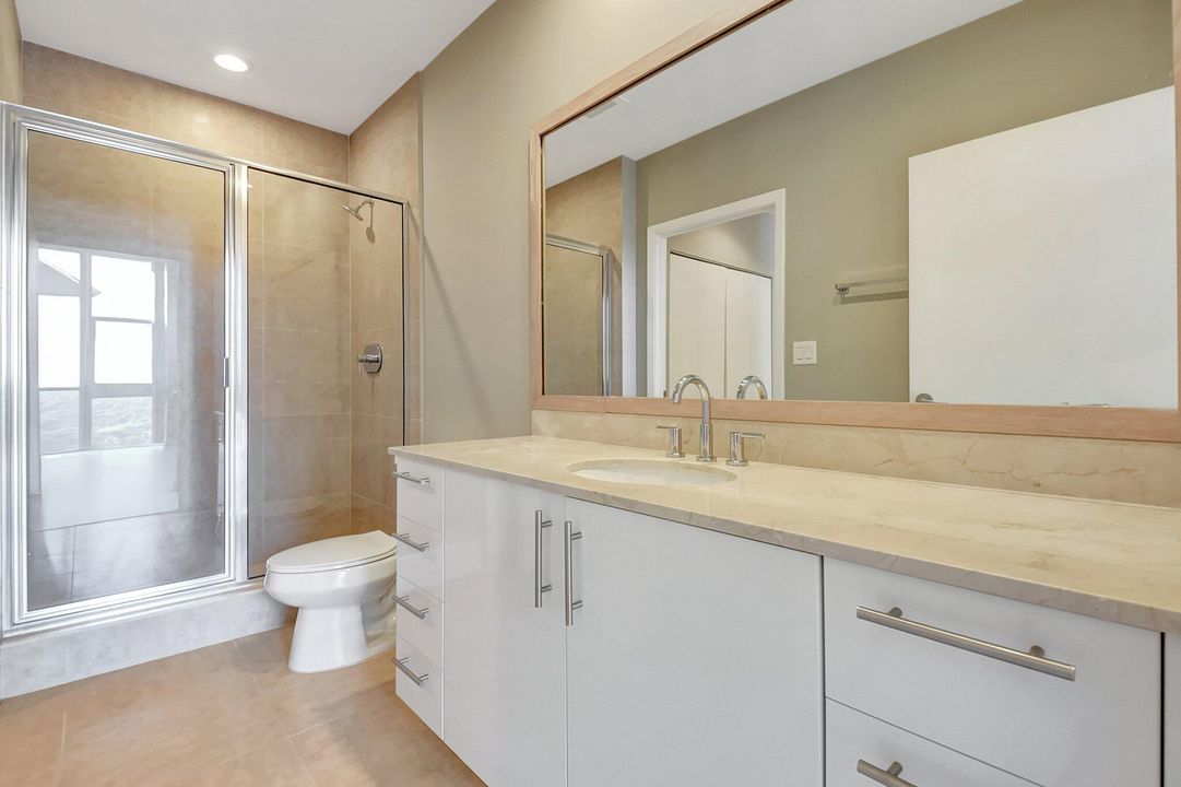 Active With Contract: $899,000 (2 beds, 2 baths, 1192 Square Feet)