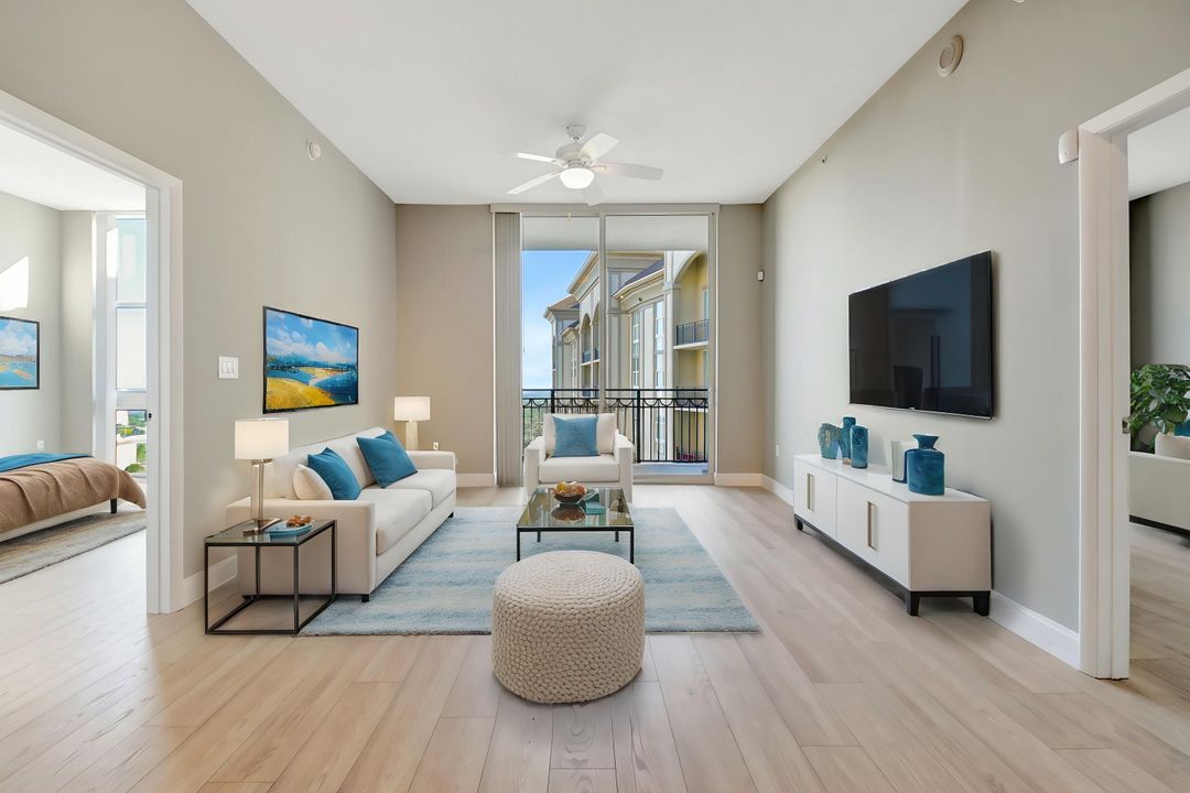 Active With Contract: $899,000 (2 beds, 2 baths, 1192 Square Feet)