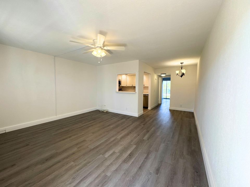 For Sale: $83,999 (1 beds, 1 baths, 600 Square Feet)