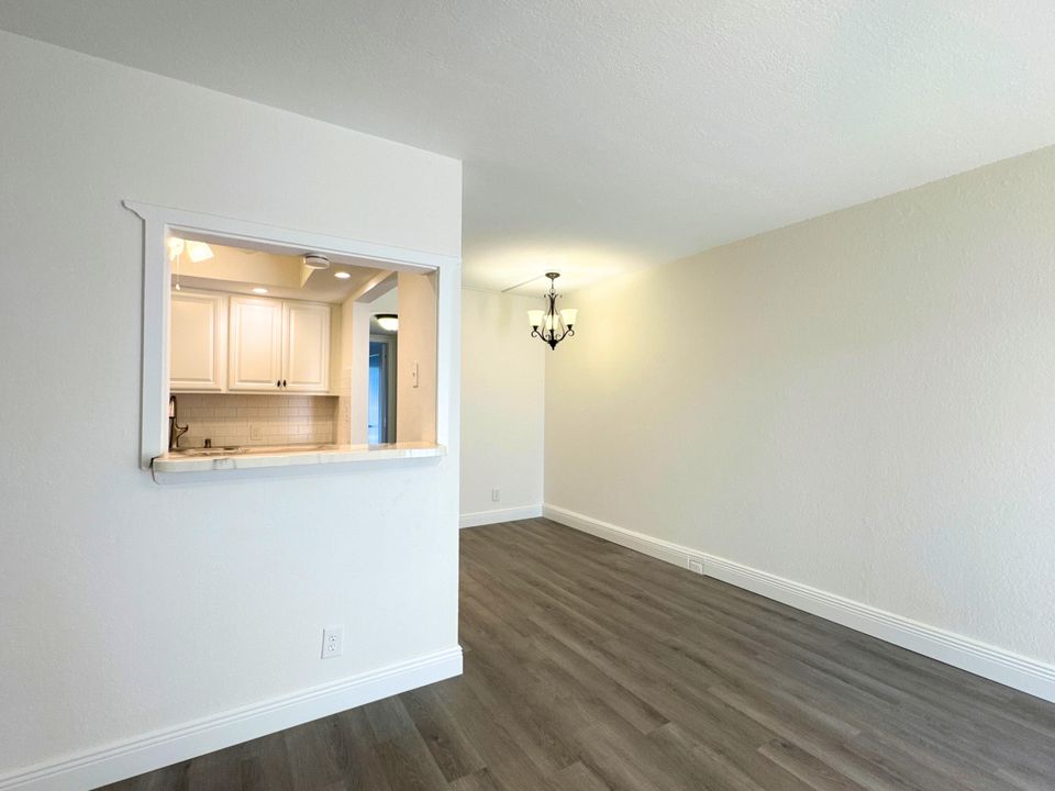 For Sale: $83,999 (1 beds, 1 baths, 600 Square Feet)