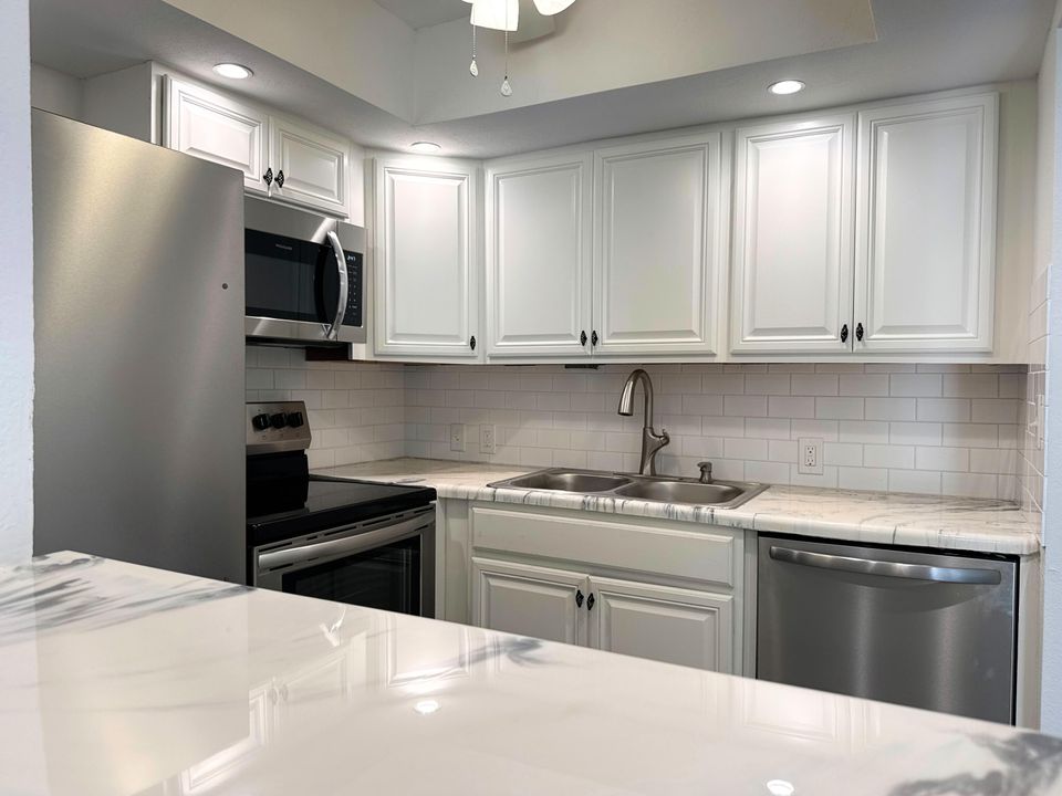 For Sale: $83,999 (1 beds, 1 baths, 600 Square Feet)