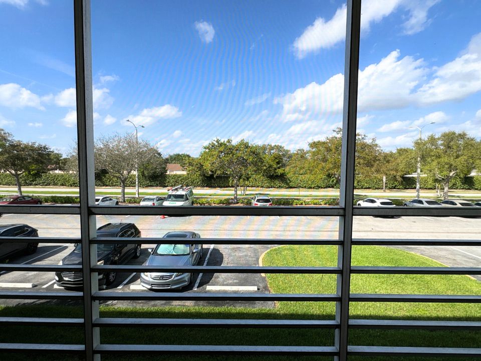 For Sale: $83,999 (1 beds, 1 baths, 600 Square Feet)