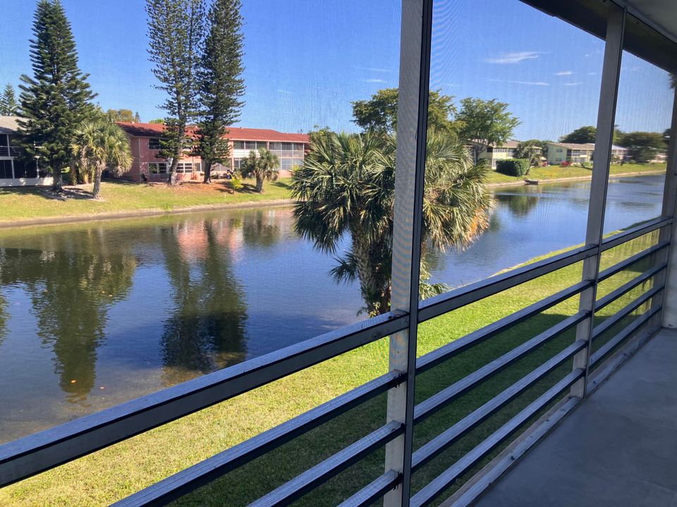 For Sale: $58,900 (1 beds, 1 baths, 646 Square Feet)