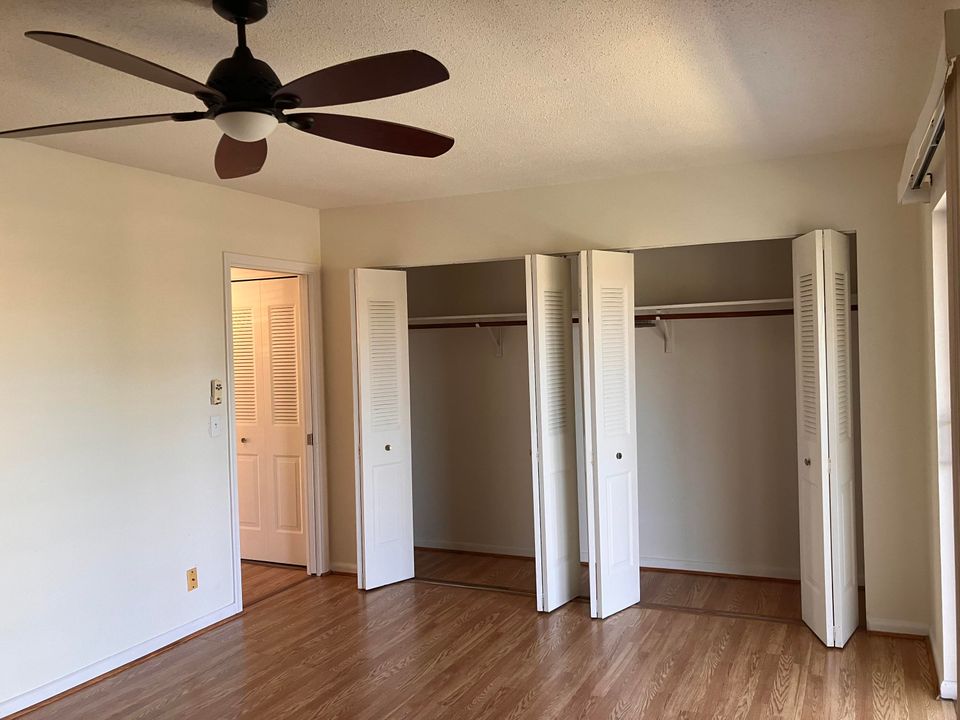 For Sale: $58,900 (1 beds, 1 baths, 646 Square Feet)