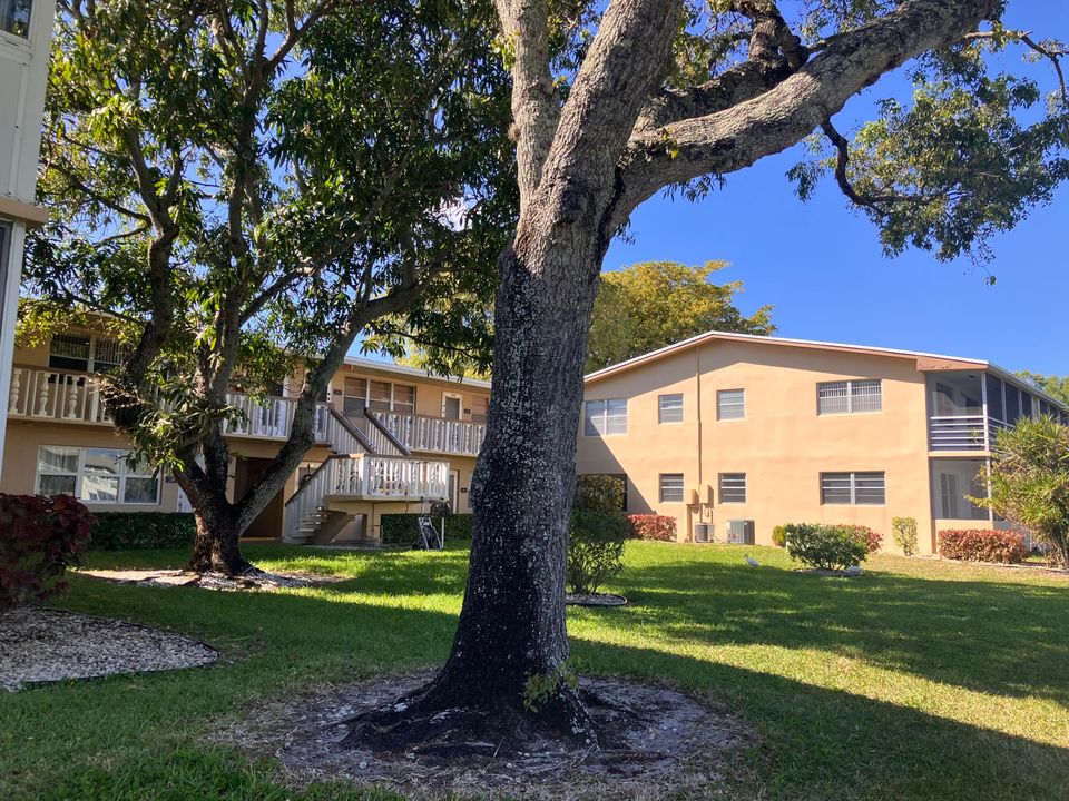 For Sale: $58,900 (1 beds, 1 baths, 646 Square Feet)