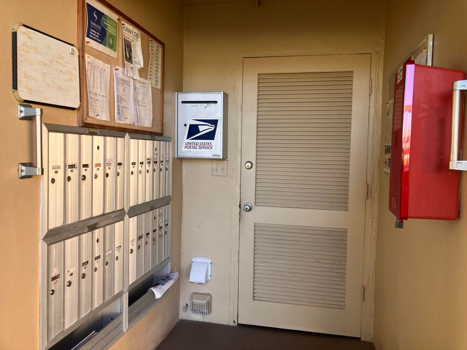 For Sale: $58,900 (1 beds, 1 baths, 646 Square Feet)