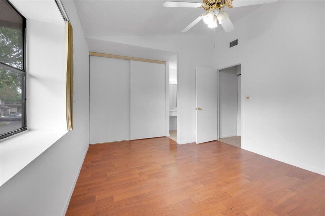 En Venta: $270,000 (2 camas, 2 baños, 1224 Pies cuadrados)