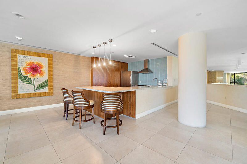 Active With Contract: $7,250 (2 beds, 2 baths, 1804 Square Feet)