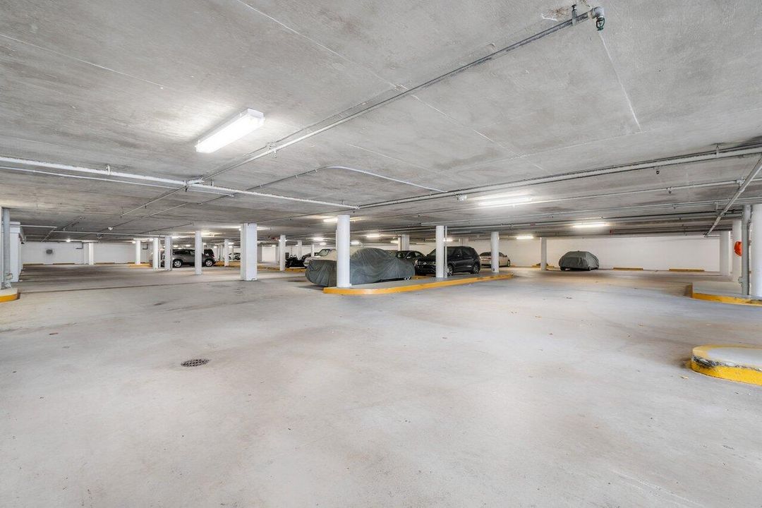 Active With Contract: $7,250 (2 beds, 2 baths, 1804 Square Feet)