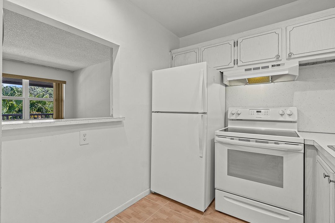 For Sale: $67,500 (1 beds, 1 baths, 570 Square Feet)