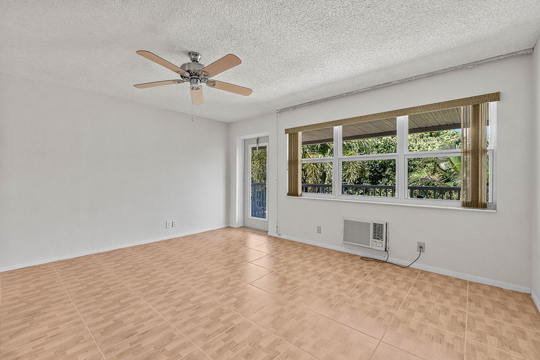 For Sale: $67,500 (1 beds, 1 baths, 570 Square Feet)