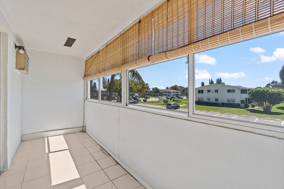 For Sale: $67,500 (1 beds, 1 baths, 570 Square Feet)