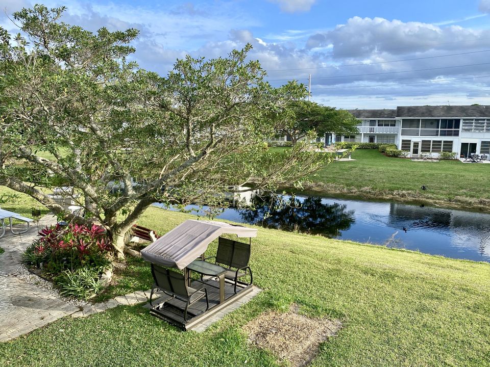 Под контрактом: $56,800 (1 спален, 1 ванн, 585 Квадратных фут)