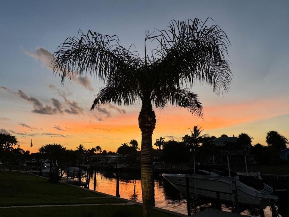 For Sale: $2,299,000 (4 beds, 2 baths, 2545 Square Feet)