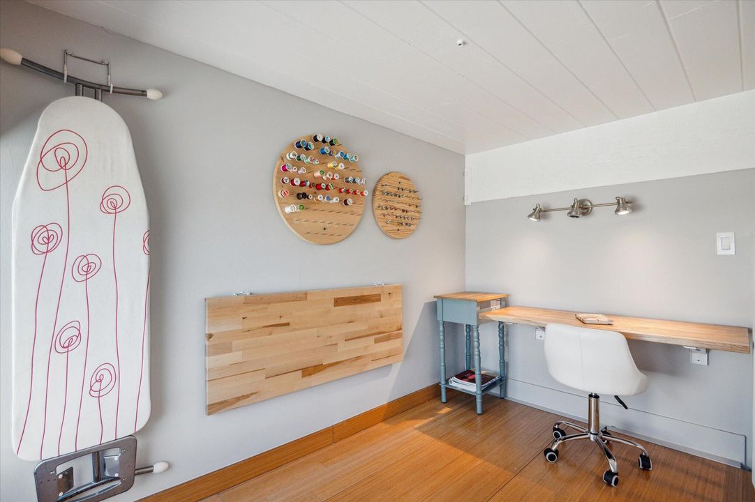 待售: $949,000 (2 贝兹, 2 浴室, 1625 平方英尺)